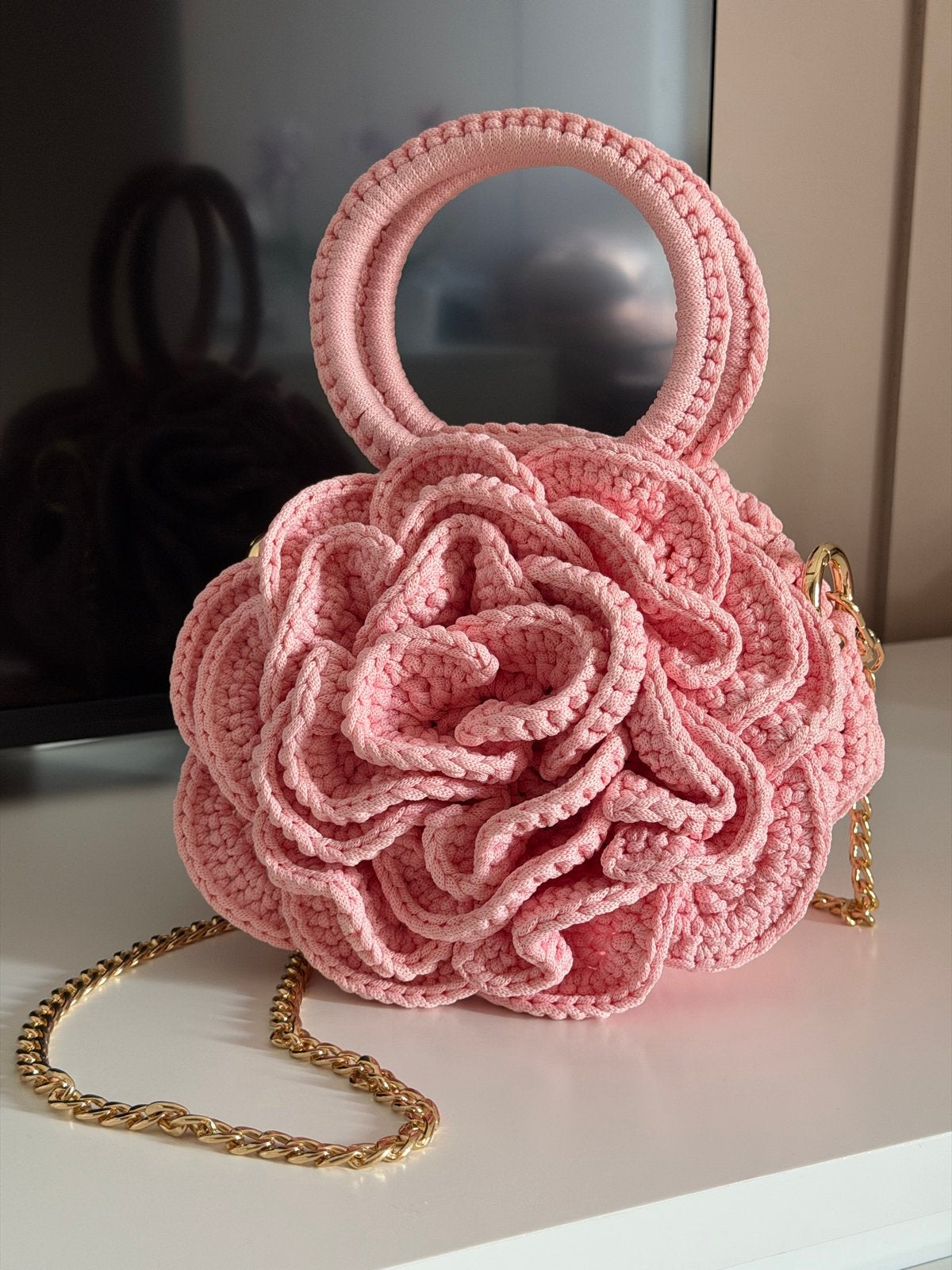 Handgemaakte Roze Gehaakte Tas met Gouden Ketting, Ophalen of Verzenden, Nieuw, Roze, Handtas