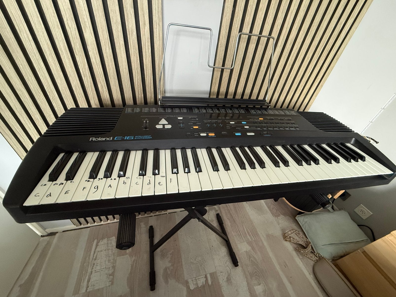 Keyboard Roland E16, Ophalen, Roland, Met standaard, 61 toetsen