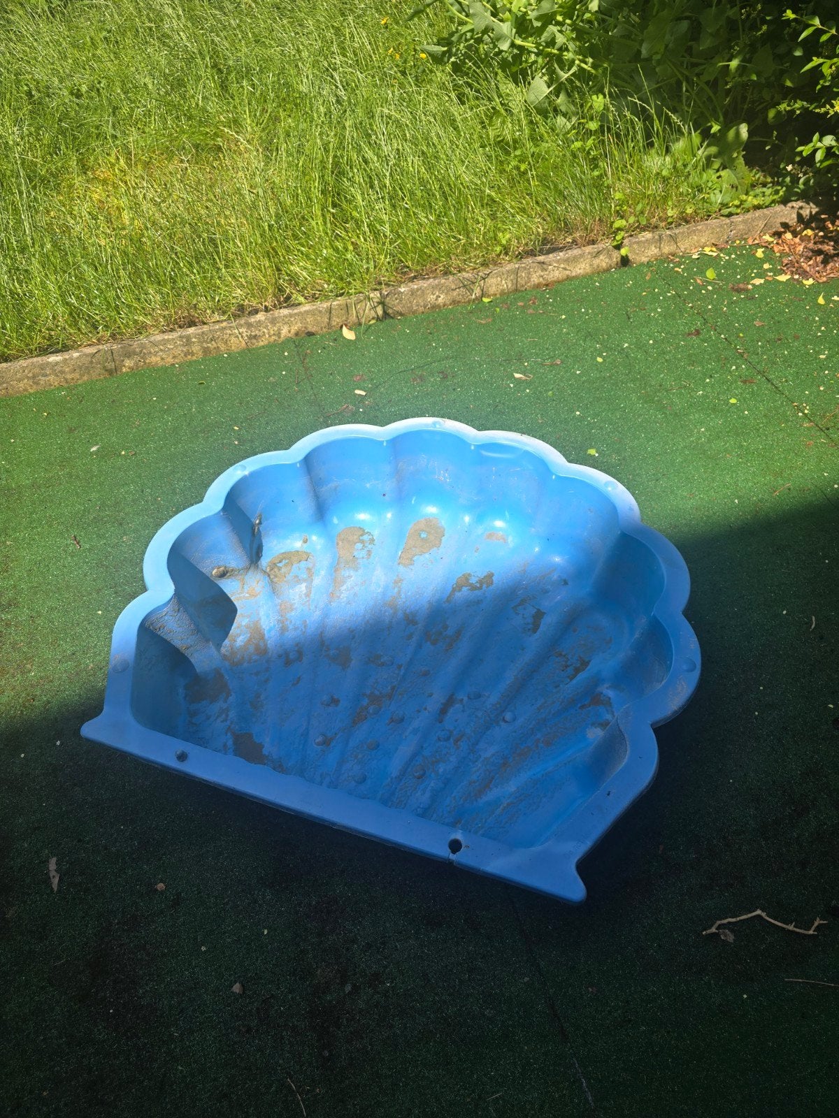 Blauwe schelpzandbak voor kinderen, Ophalen