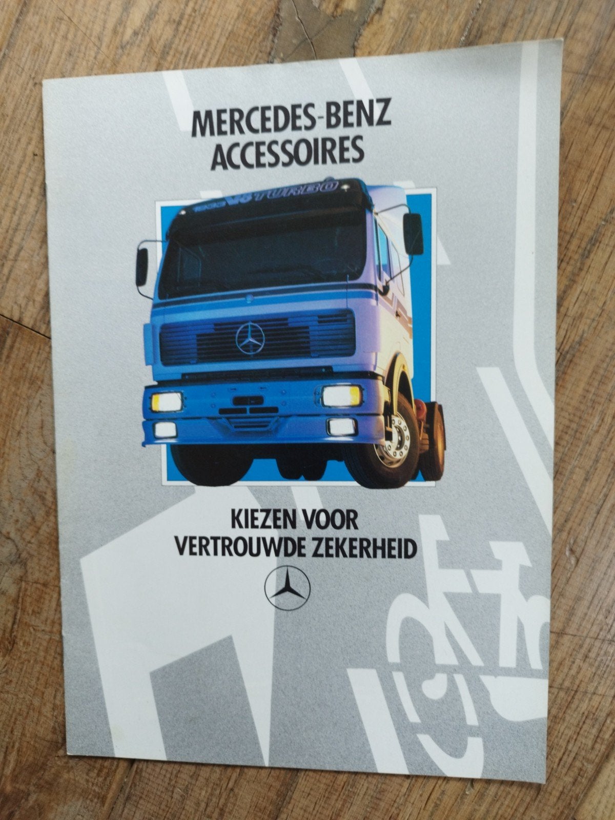 Mercedes-Benz Accessoires catalogus 1986 - Vrachtwagens, Zo goed als nieuw, Mercedes-Benz, Mercedes, Ophalen of Verzenden