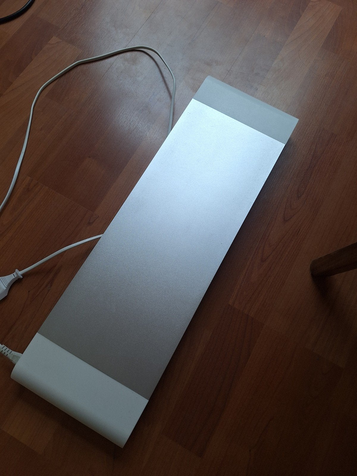Laptop Scherm Standaard met USB Oplaadpoorten, Computers en Software, Ophalen of Verzenden, Zo goed als nieuw, Onbekend, In hoogte verstelbaar