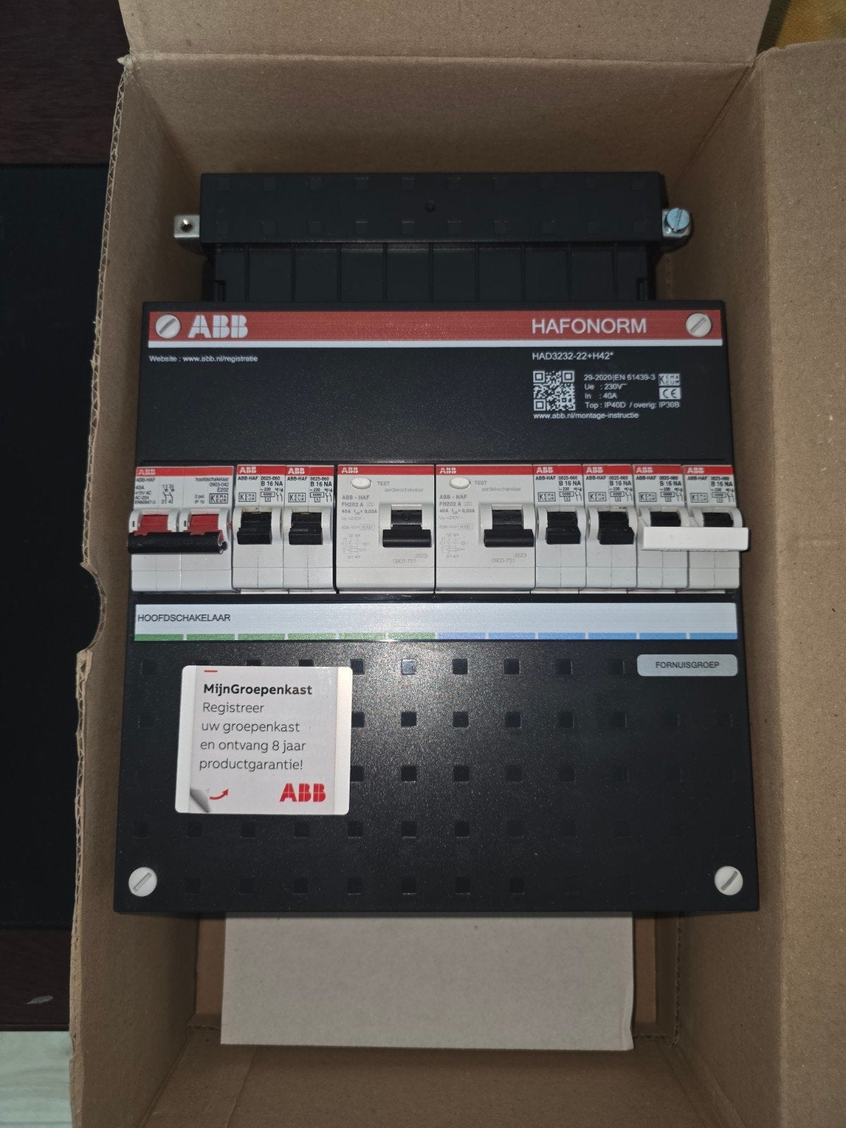ABB Groepenkast met 1 hoofdschakelaar, 2 aardleks, 4 groepen, Doe-het-zelf en Verbouw, Elektra en Kabels, Ophalen of Verzenden