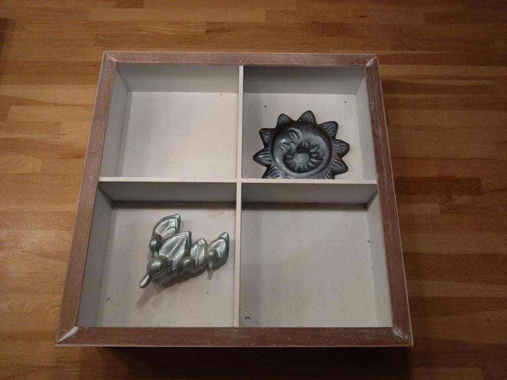 Decoratieve houten vakkenkast., Hout, Gebruikt, Ophalen of Verzenden, Landelijk