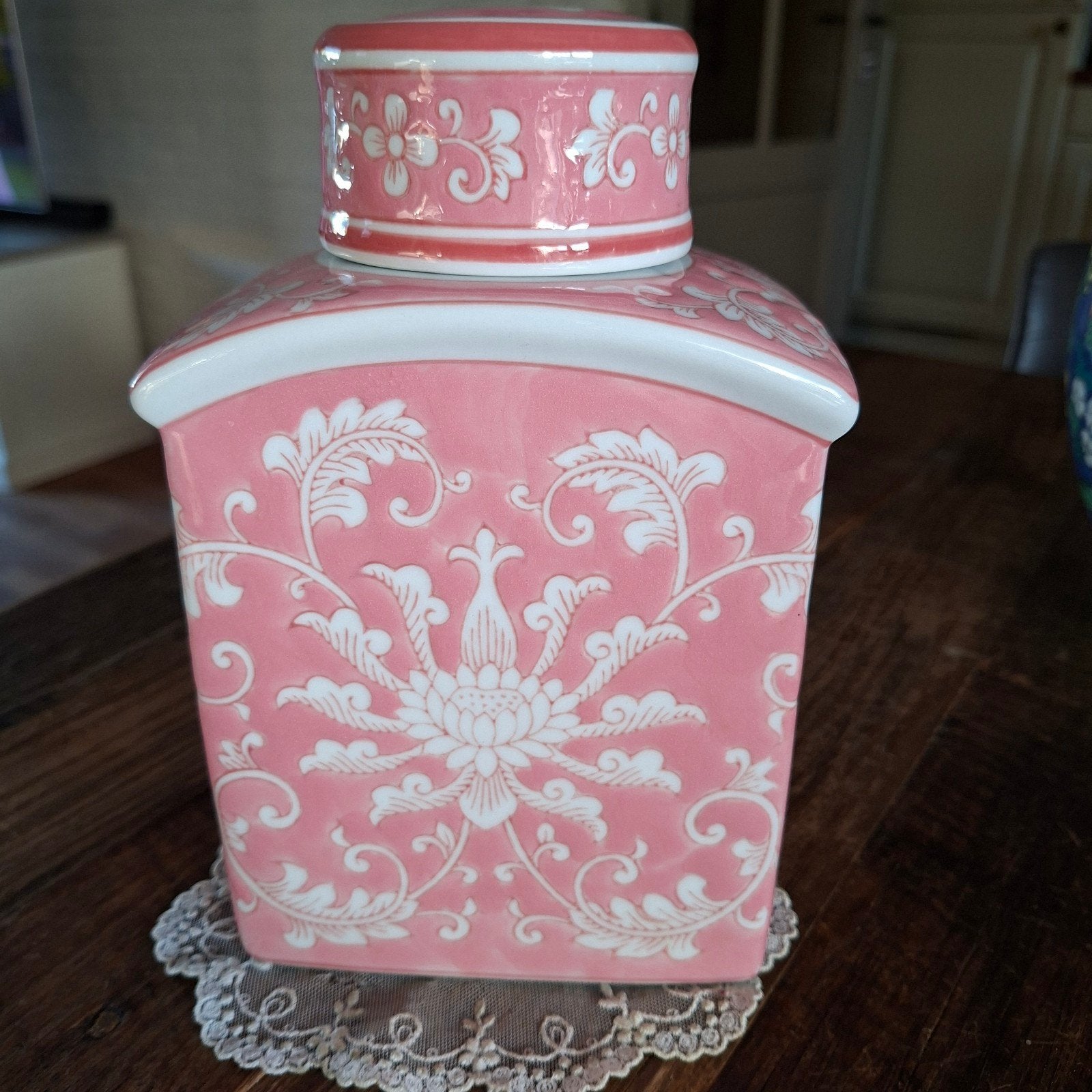 Chinese Pot met Deksel roze met wit Porselein 21x13x9 cm, Ophalen of Verzenden