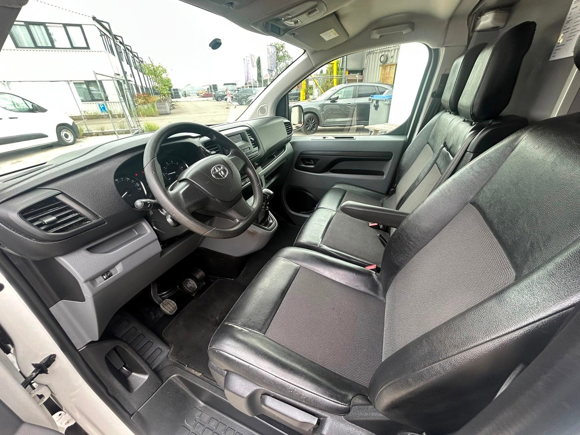 Toyota PROACE Worker 2.0 D-4D long kast inrichting, Auto's, Stof, Gebruikt, Euro 6, 4 cilinders