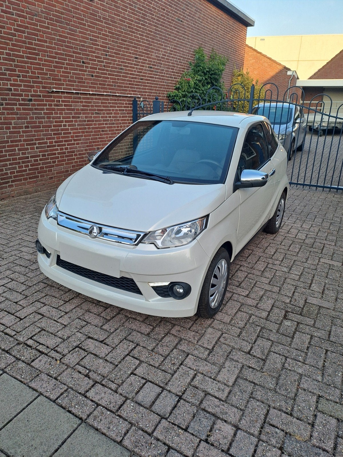 aixam elektrische brommobiel 16dkm 2018, Zo goed als nieuw, 16 km/u of meer, 46 km of meer, Ophalen