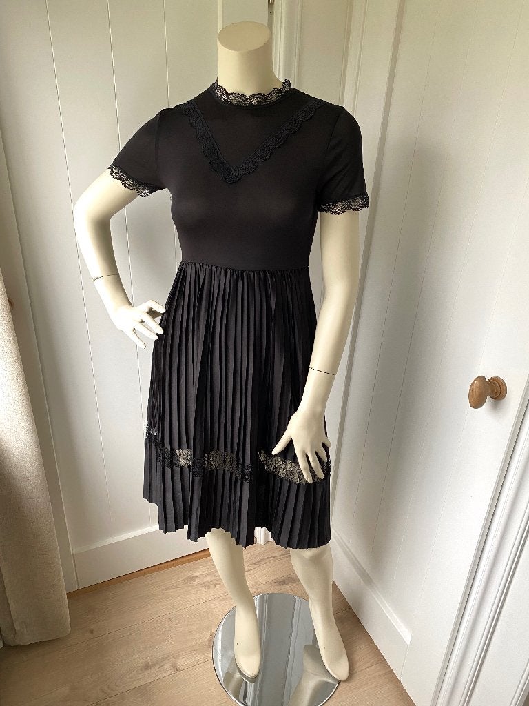 Als nieuw: zwart jurkje cocktailjurkje JDY mt. S, Kleding | Dames, Zwart, Cocktailjurk, Ophalen of Verzenden, Zo goed als nieuw