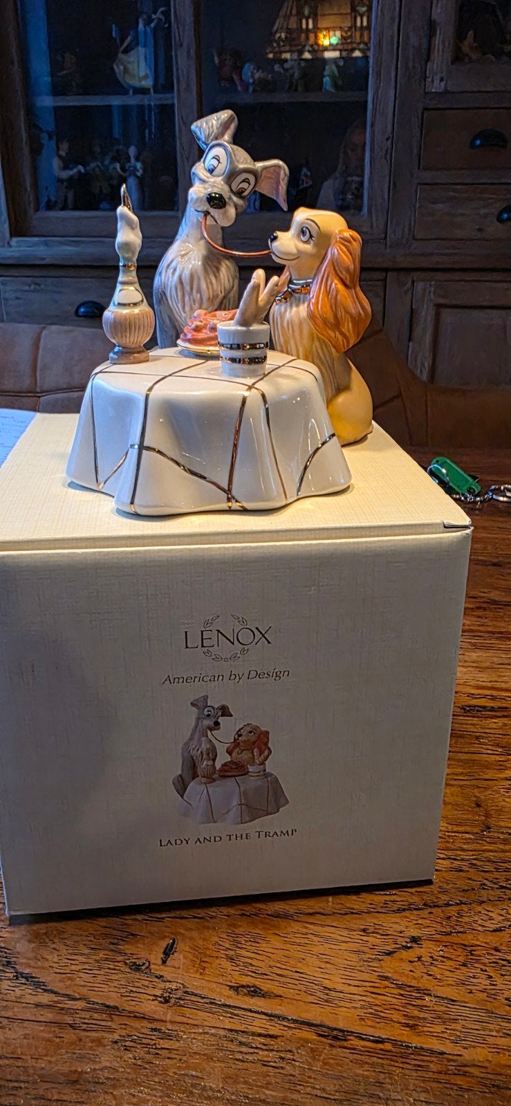 Lenox Lady en de Vagebond Beeldje - Disney Showcase, Verzamelen, Ophalen of Verzenden, Overige figuren, Zo goed als nieuw, Beeldje of Figuurtje