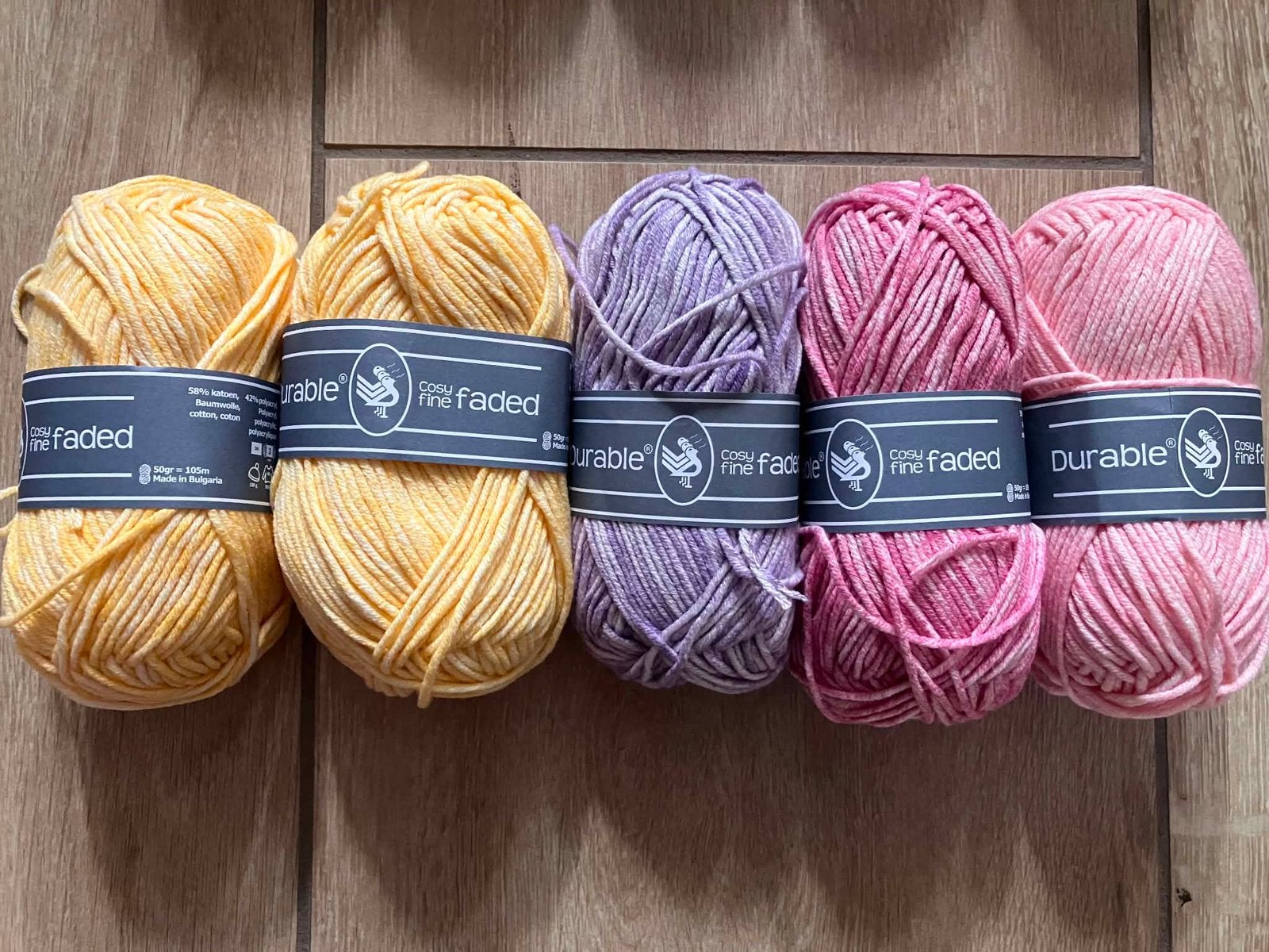 5 bollen Cosy fine faded in mix kleuren - nieuw, Hobby en Vrije tijd, Ophalen of Verzenden, Nieuw, Breien of Haken, Wol of Garen