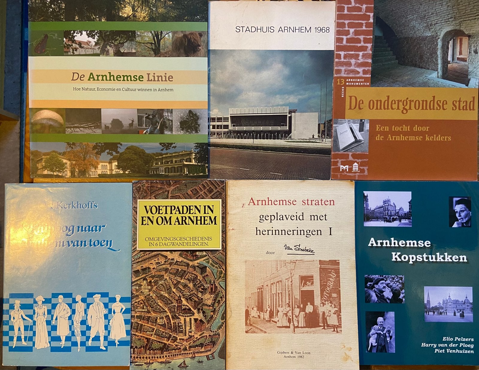 Arnhem boeken over de geschiedenis van Arnhem, Ophalen, Zo goed als nieuw