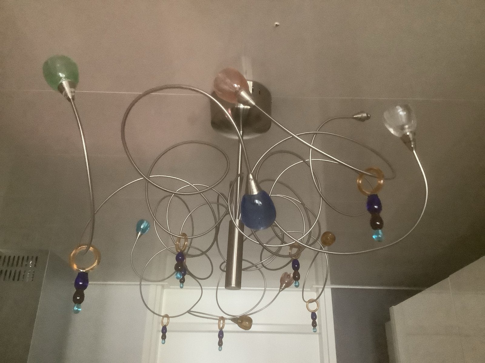 Design hanglamp met kleurrijke glazen bollen - 1 kapje mist., Ophalen of Verzenden, Gebruikt, Metaal, Overige fittingen
