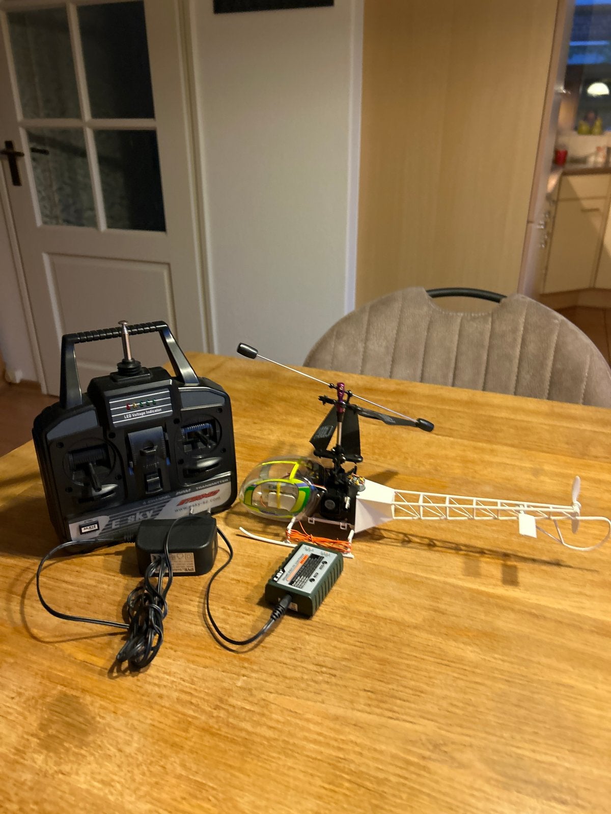 RC Helikopter E-Sky met afstandsbediening en lader, Elektro, Gebruikt, RTF (Ready to Fly), Helikopter