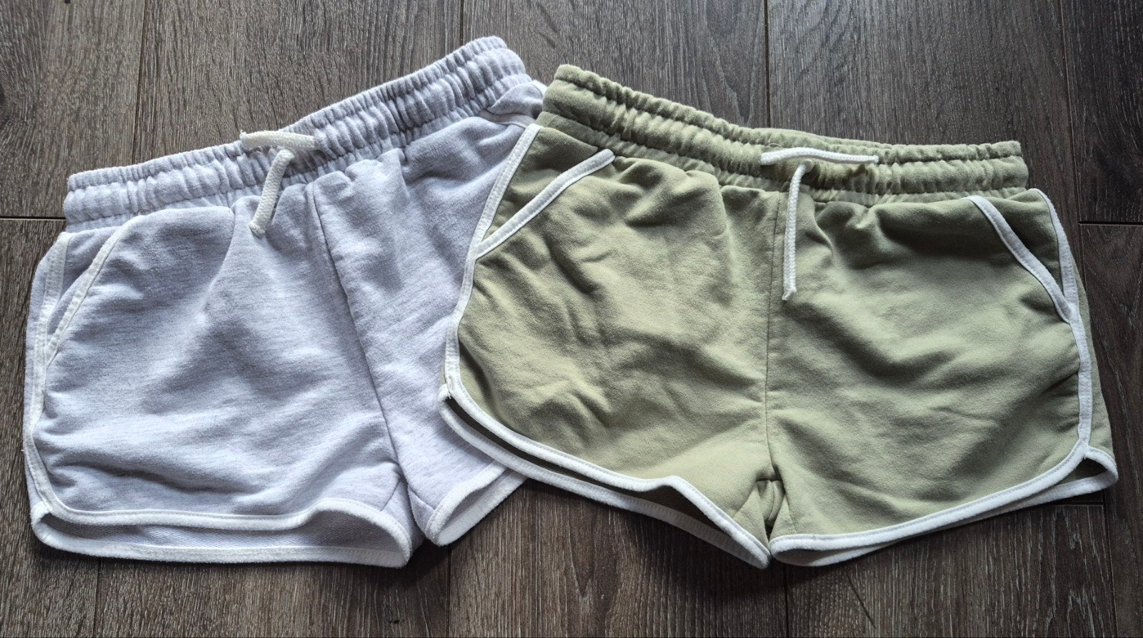 2 sweat broekjes Primark 134, Broek, Meisje, Ophalen of Verzenden, Zo goed als nieuw