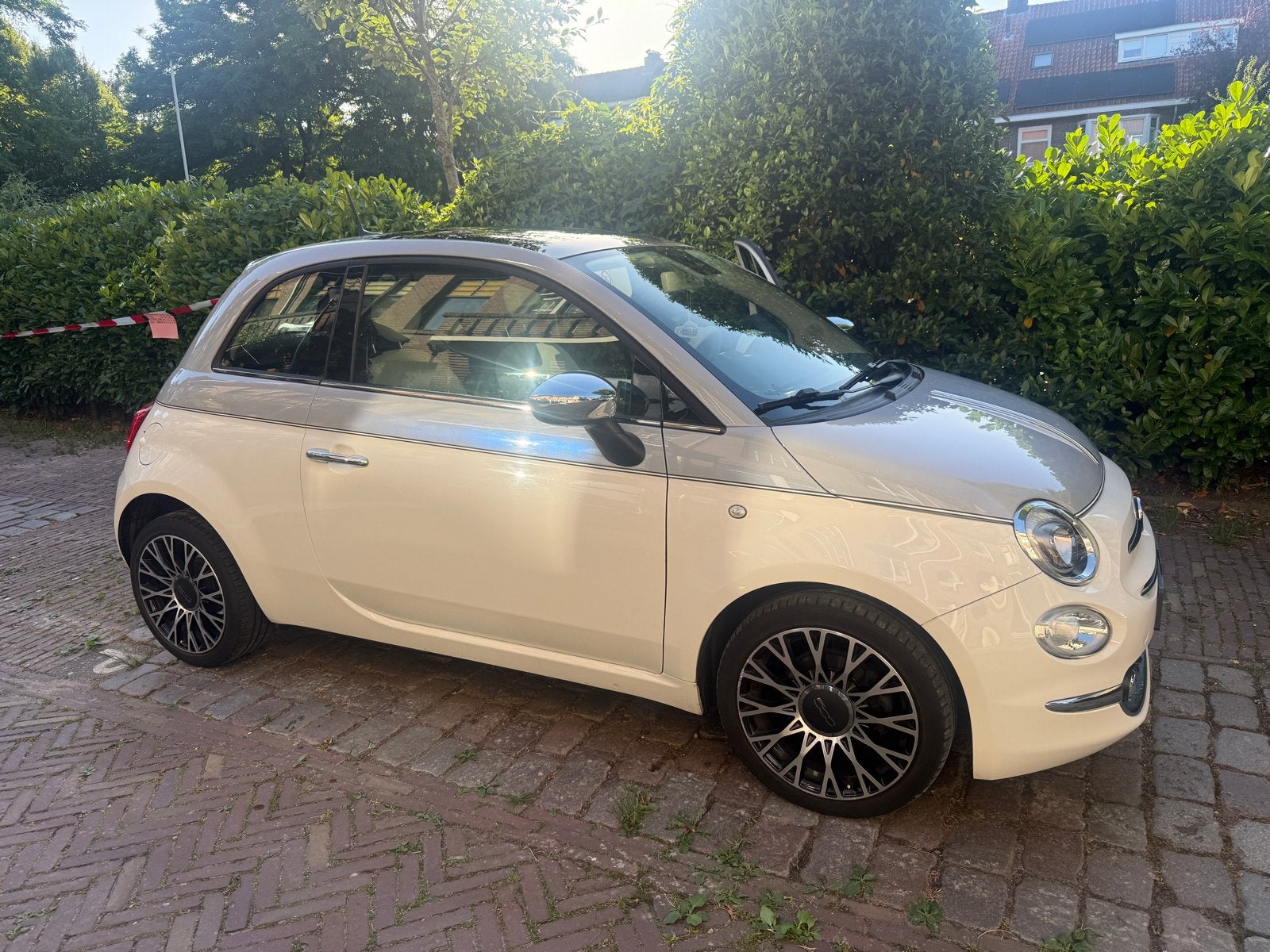 Fiat 500 Collezione Bicolore (2018) | Panoramadak |, Auto's, Voorwielaandrijving, Stof, 31 €/maand, Origineel Nederlands