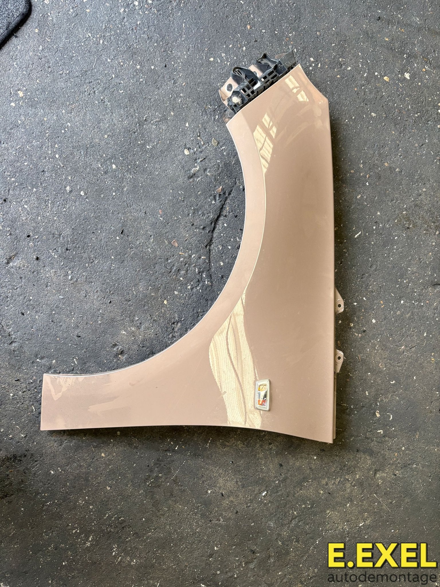 Spatbord links Opel Adam 2012-2019 Kleur : Z41D, Gebruikt, -, Opel, Links