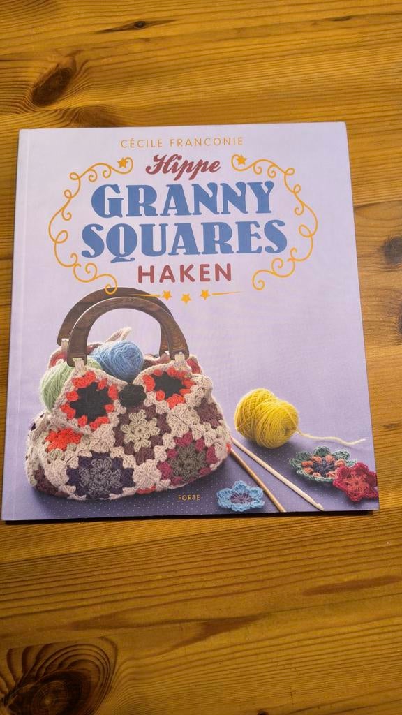 Hippe Granny Squares Haken - Cécile Franconie, Ophalen of Verzenden, Zo goed als nieuw, Haken, Patroon of Boek