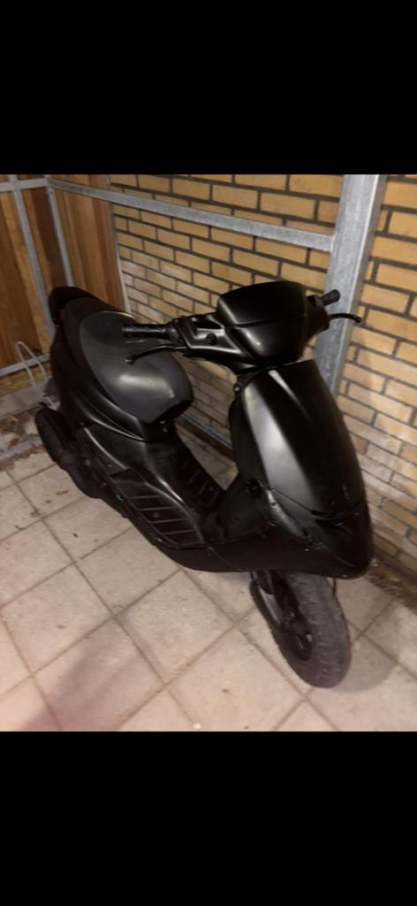 Peugeot zenith snor opknapper, Fietsen en Brommers, Scooters | Piaggio, Ophalen of Verzenden, Zo goed als nieuw, Benzine, Zip