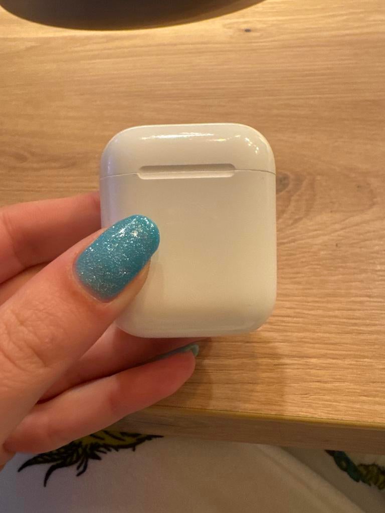 Apple Airpods - Gebruikt, klaar voor een tweede ronde!, Ophalen of Verzenden, Gebruikt, Overige merken, Draadloos
