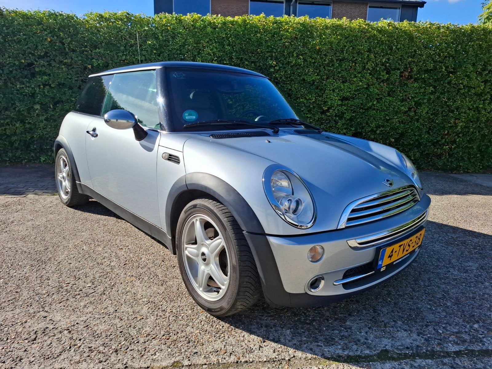 Mini Cooper 1.6 Handgeschakeld Panoramadak Handel Export, Voorwielaandrijving, Stoelverwarming, Zwart, 4 cilinders