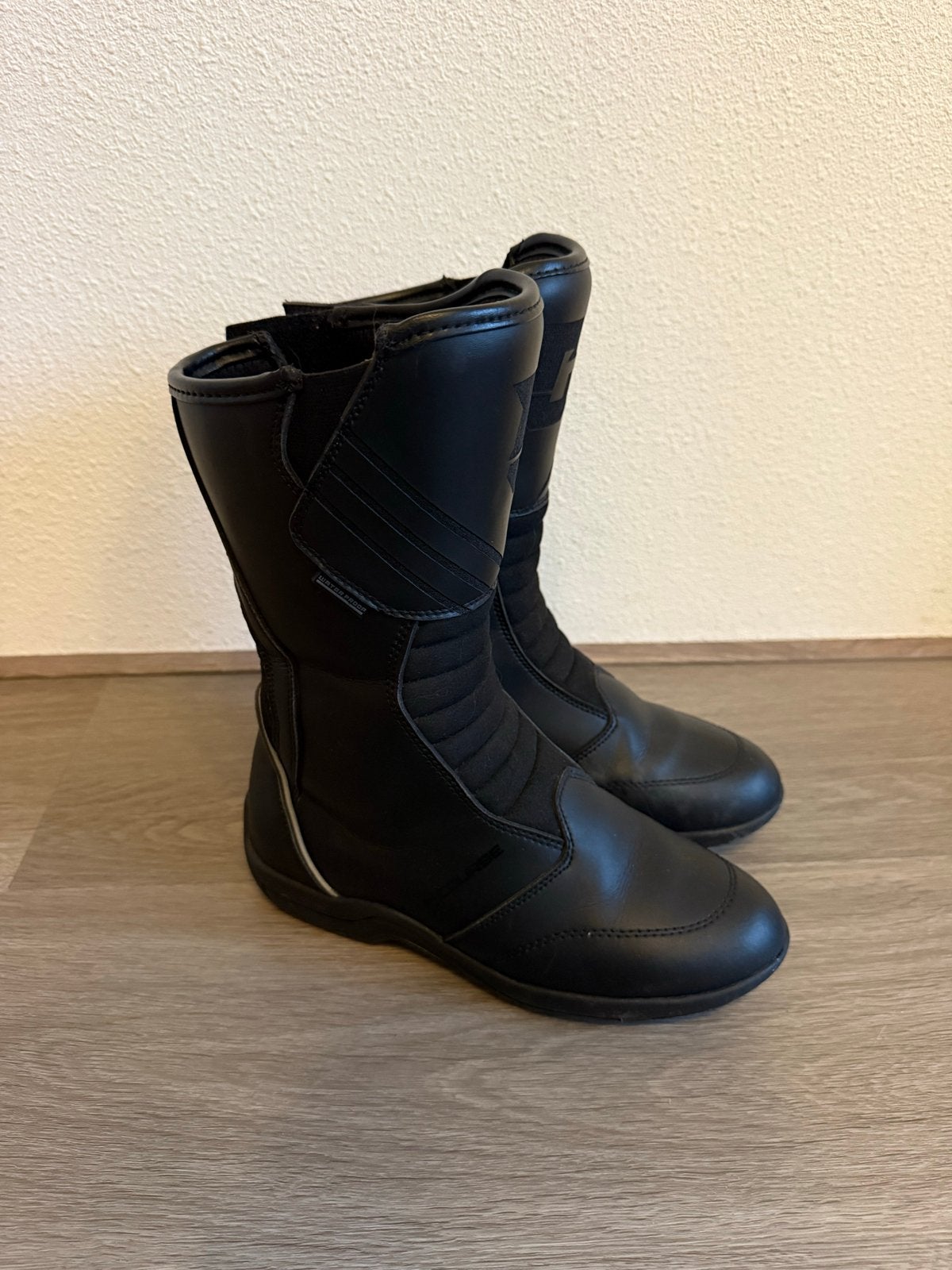 Course motorlaarzen - Comfortabel en waterdicht, Motoren, Ophalen, Tweedehands, Dames, Laarzen