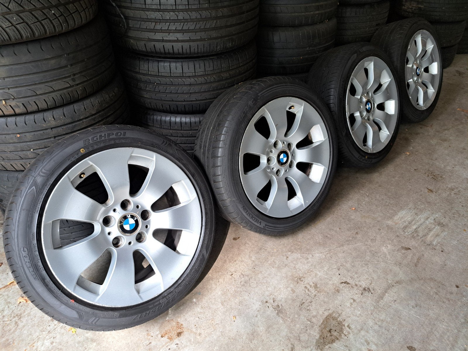 BMW 17 inch velgen met zomerbanden 225 45 17 Inch, Auto-onderdelen, Ophalen, Gebruikt, Banden en Velgen, 17 inch