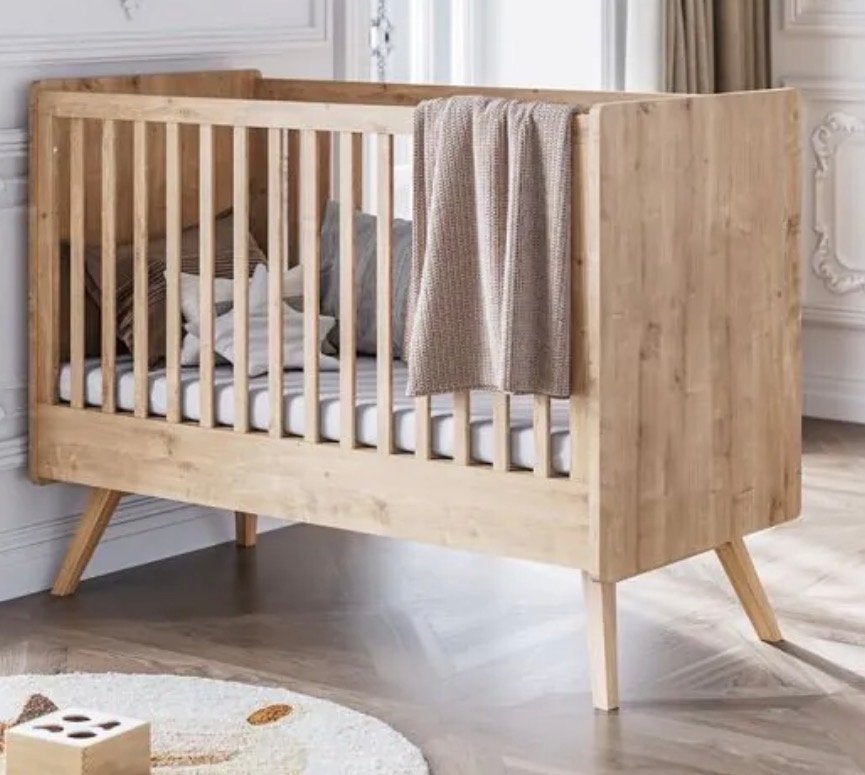 Doorgroei Ledikant/junior bed 140x70cm Petite Amelie Vintage, Ophalen, Bruin, 190 cm of minder, Zo goed als nieuw