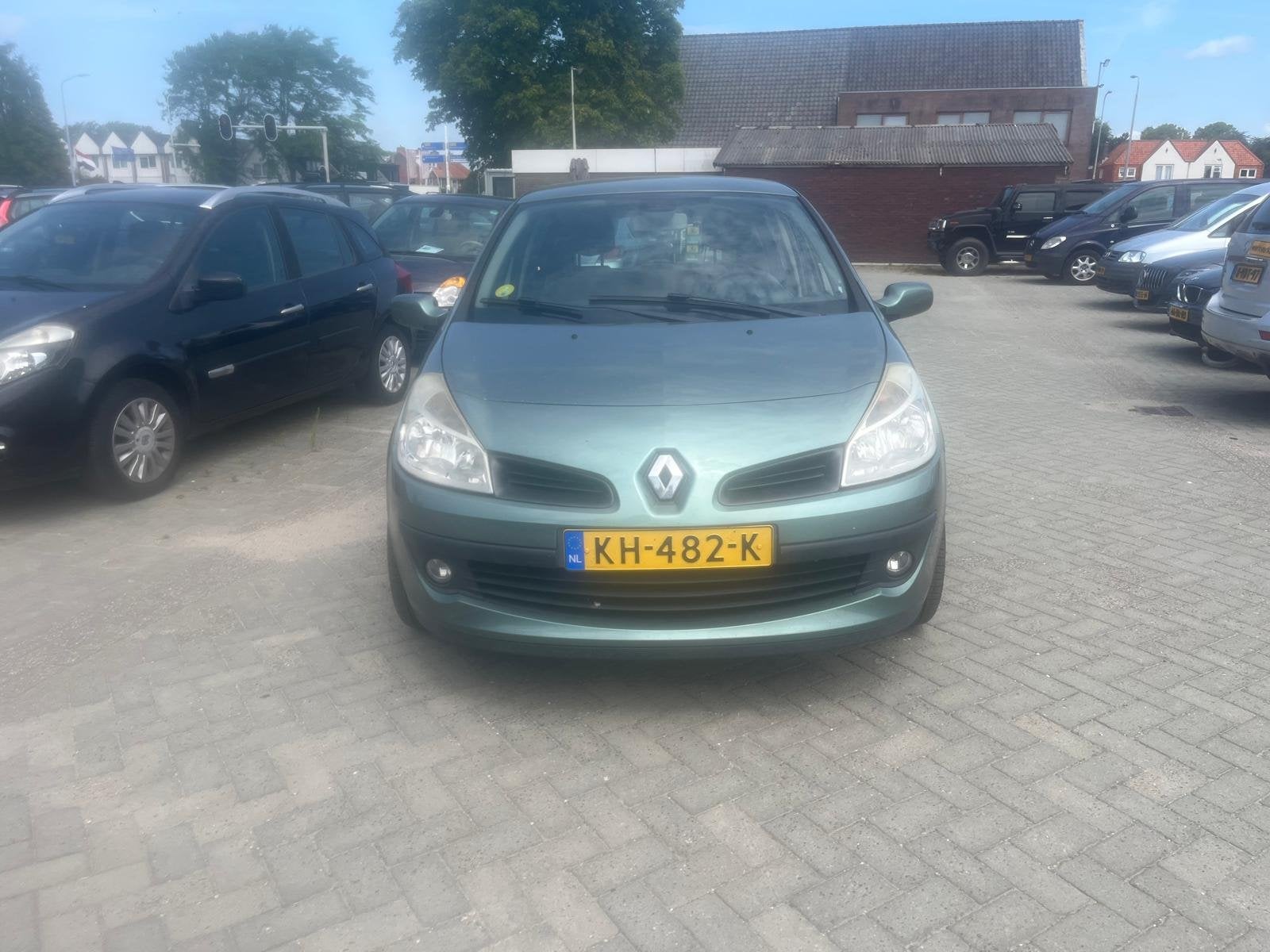 Renault Clio 1.6 Dynamique AUTOMAAT ecc elec ramen cv lm vel, 4 cilinders, 1165 kg, Grijs, Euro 4