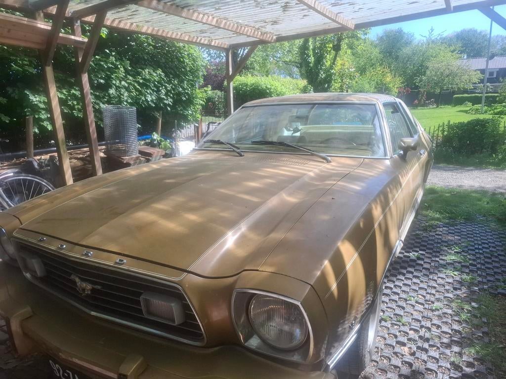 Ford Mustang 4.9 Ghia II AUT 1977 Bruin, Auto's, Automaat, 5000 cc, Origineel Nederlands, Overige kleuren