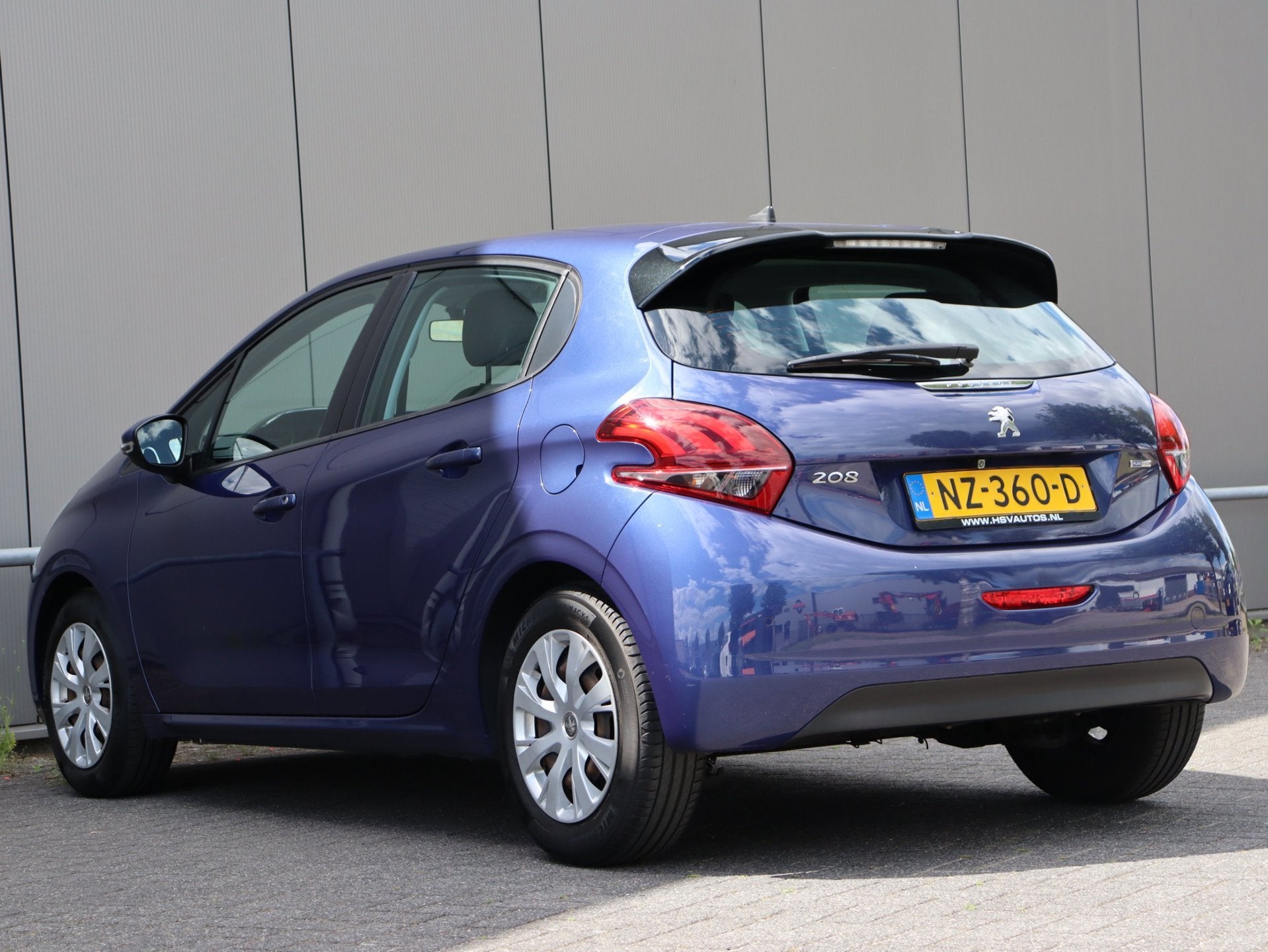 Foto 8 van Peugeot 208 1.2 PureTech Blue Lion navi LM carplay org NL