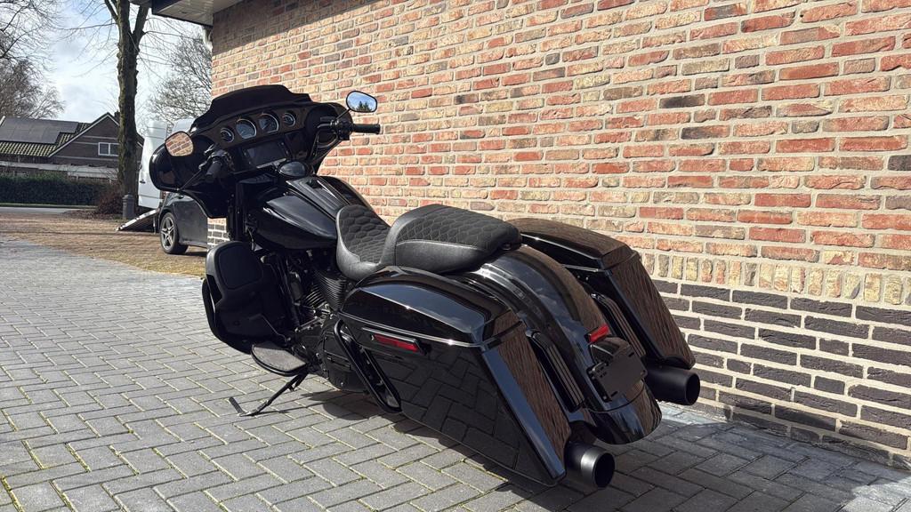 Harley Davidson 103 Street Glide Electra Streetglide Blackou, Laan van Vredenoord 33
2289 DA  Rijswijk, NL, 1690 cc, H-DCUSTOMERSERVICE@Harley-Davidson.com