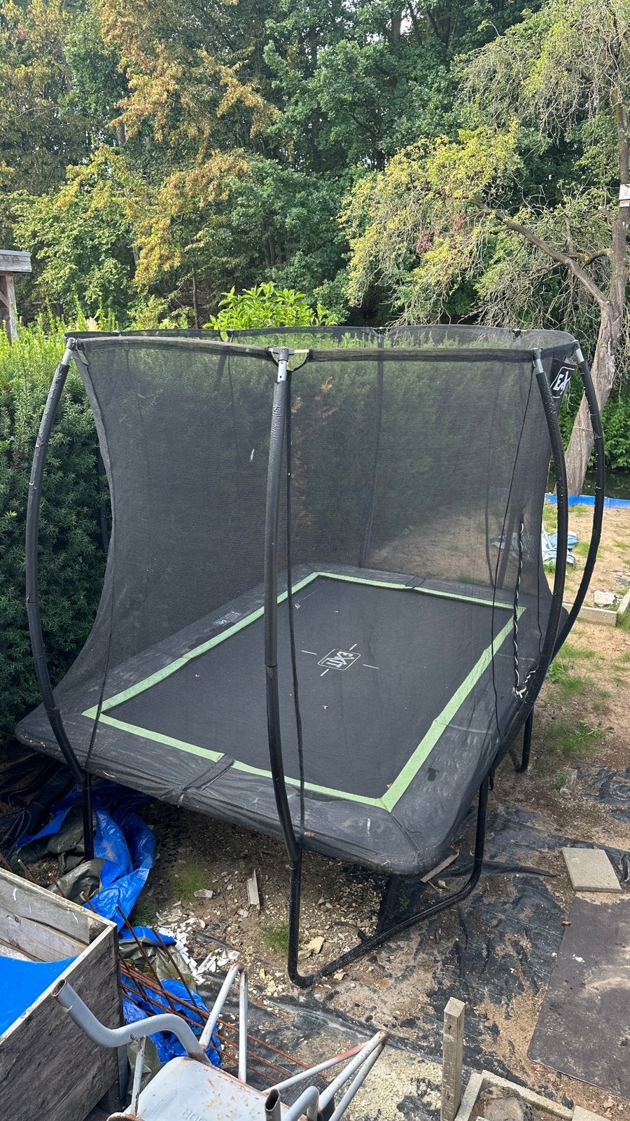Trampoline, Ophalen, Zo goed als nieuw