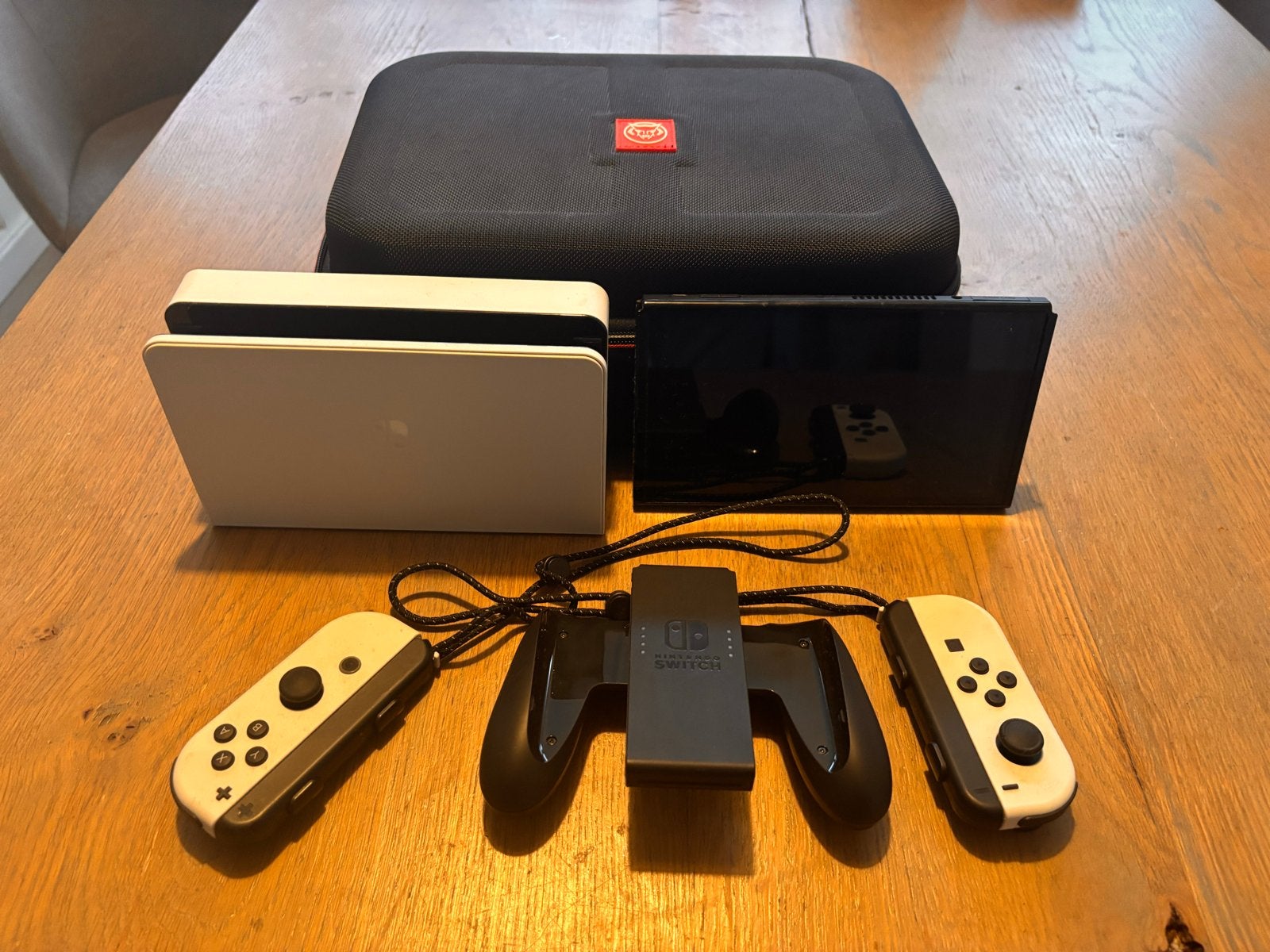 Nintendo Switch OLED met 2 controllers en hoes (zgan), Met games, Met 2 controllers, Nieuw, Switch OLED