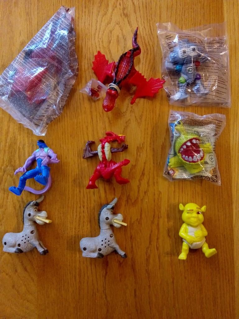 Blad 27 Mc Donalds Happy meal speeltjes Bakugan, Verzamelen, Ophalen of Verzenden, Gebruikt