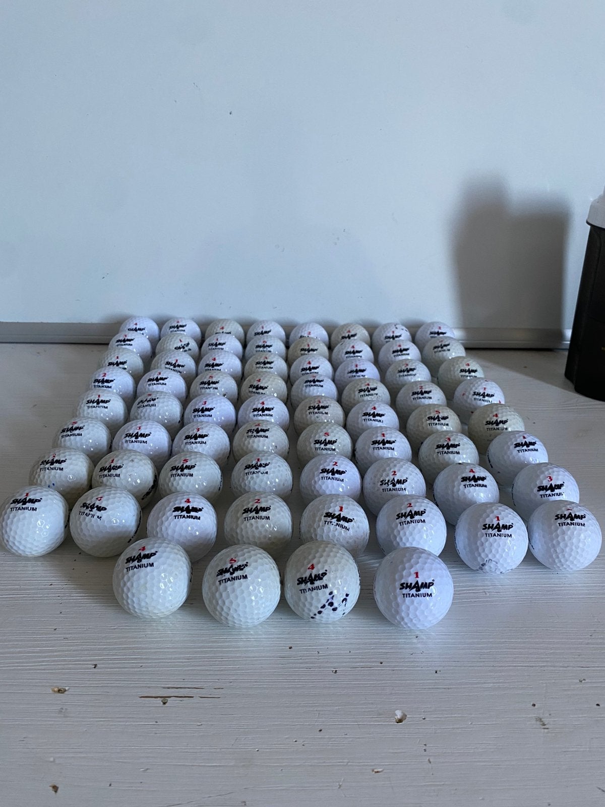 Golfballen shamp titanium 68 stuks, Ophalen of Verzenden, Zo goed als nieuw, Bal(len)
