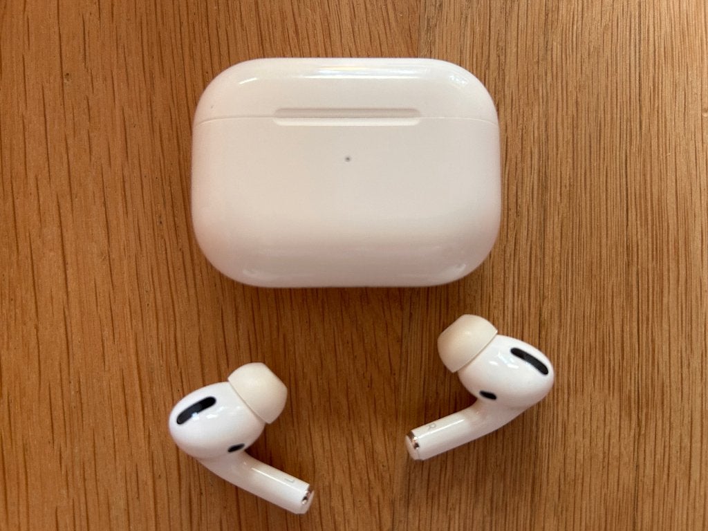 Apple AirPods Pro 1e generatie (A2084), Telecommunicatie, Mobiele telefoons | Oordopjes, Gebruikt, In gehoorgang (in-ear), Bluetooth