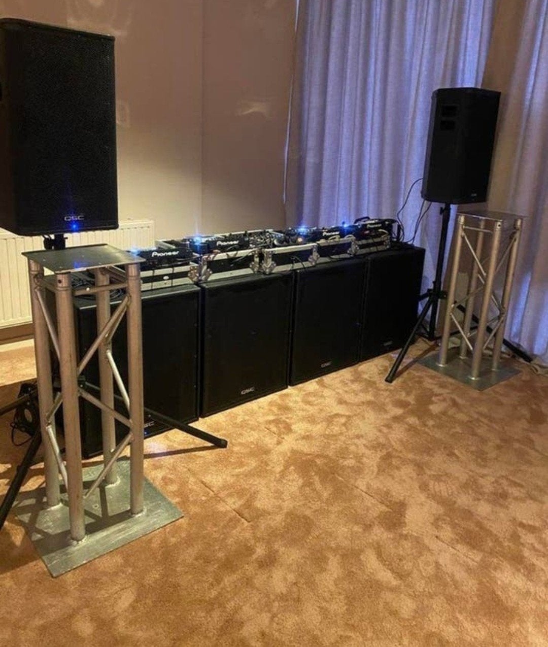 QSC HPR181i Subwoofer en HPR122i Luidspreker Set, Gebruikt, Subwoofer, Geschikt voor surround/home cinema, Ophalen