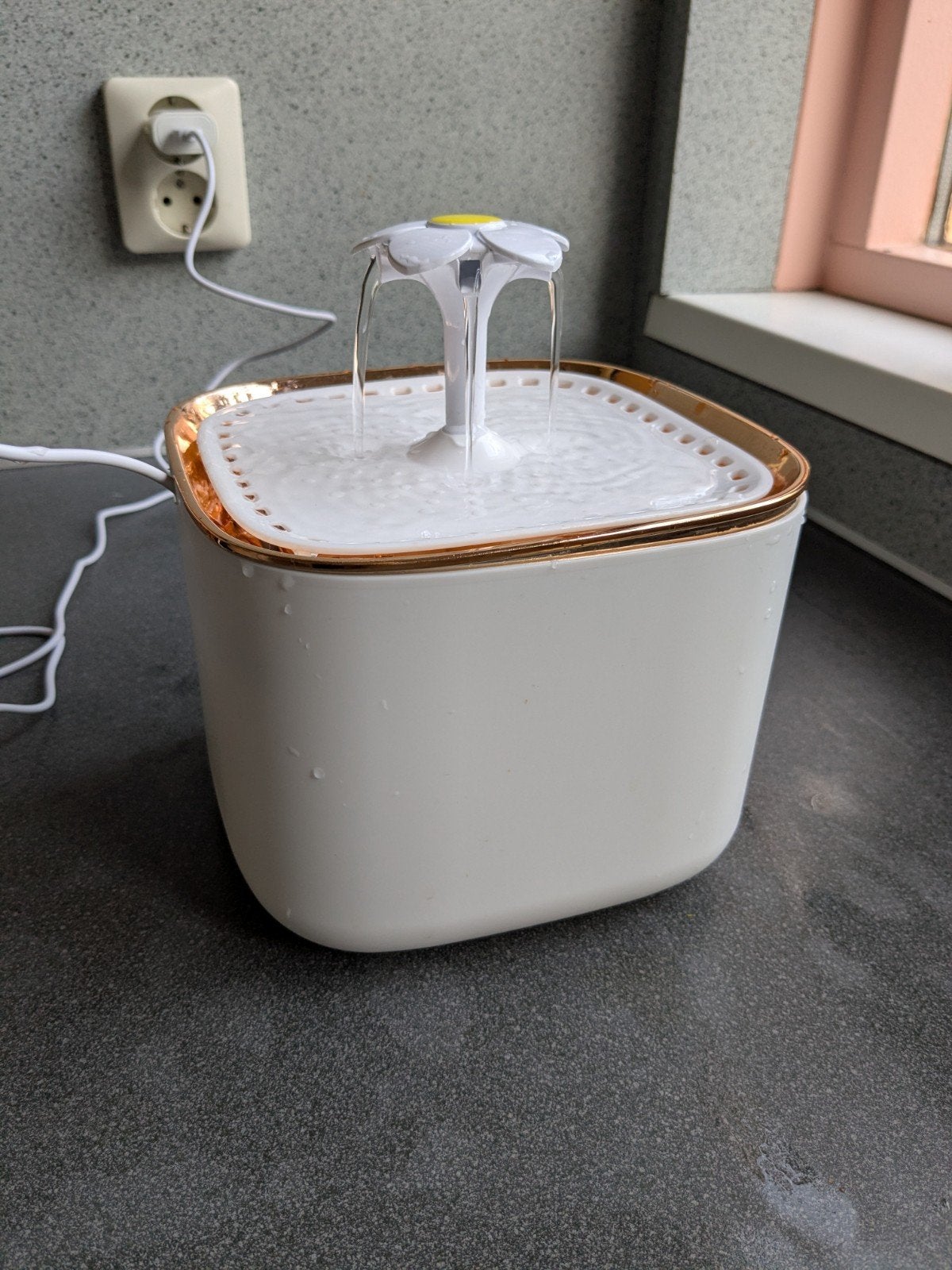 katten drinkbak , poezen fontein, Ophalen of Verzenden, Automatisch, Zo goed als nieuw