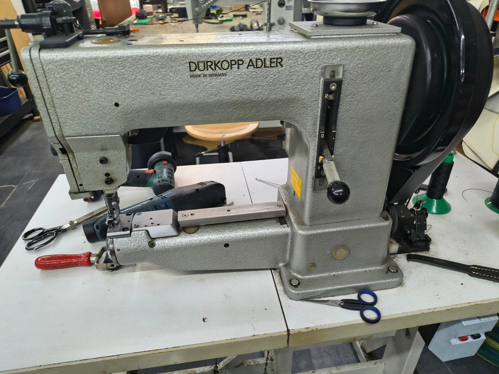 Dürkopp Adler Industriële Naaimachine - Gebruikt, Gebruikt, Naaimachine, Industrieel, Ophalen