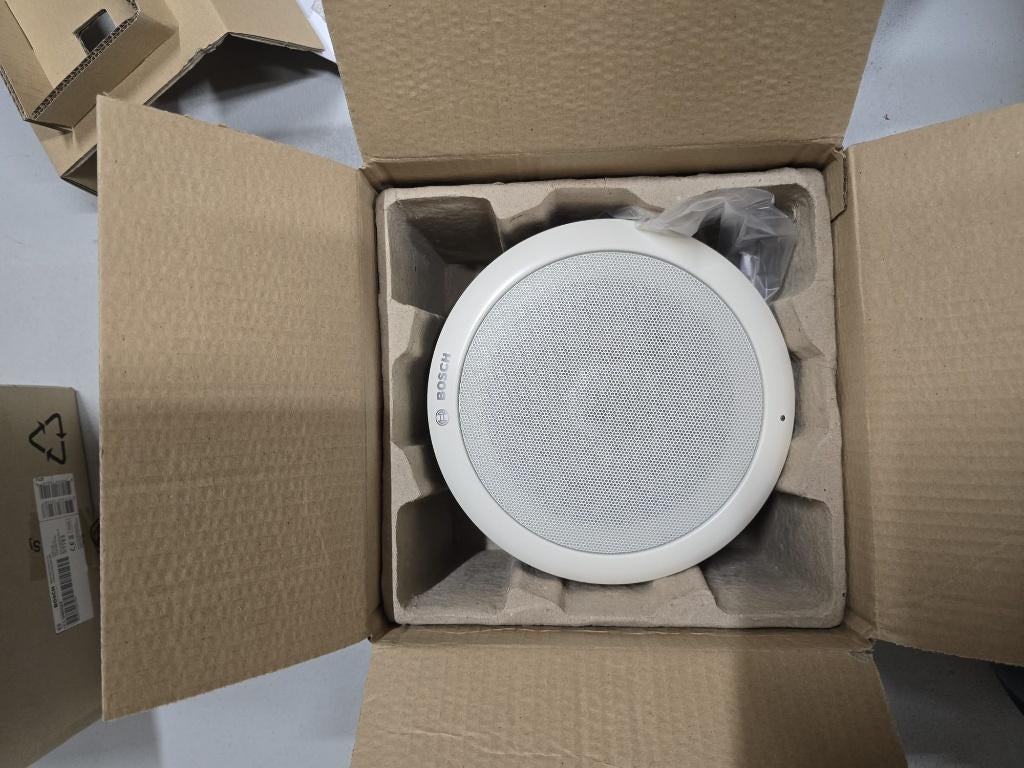Bosch LC1-UM06E8 2 stuks!, Ophalen, Zo goed als nieuw