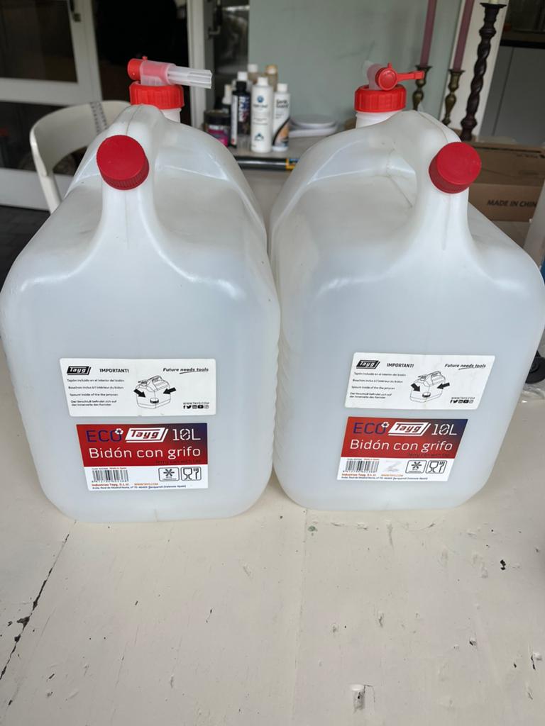 2 kunststof jerrycans 10l Tayg, Ophalen of Verzenden, Zo goed als nieuw, Overige typen, Overige merken