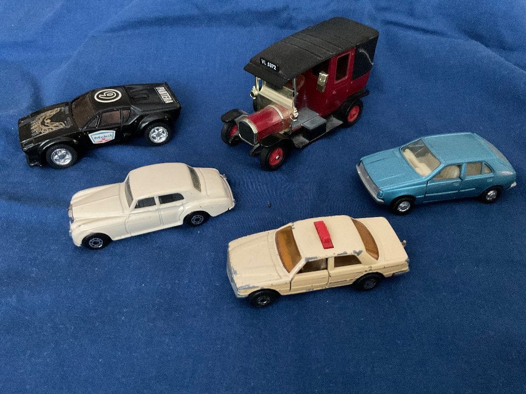 3 vintage 1980’s Matchbox modelauto’s en twee andere auto’s., Ophalen of Verzenden, Gebruikt, Auto