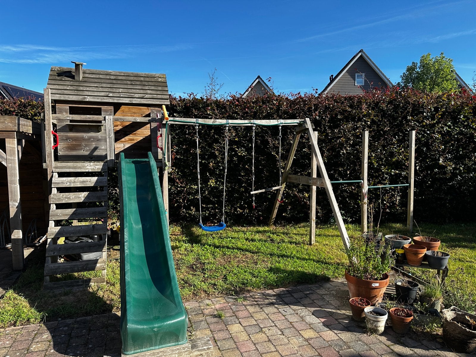 Houten speelhuisje met glijbaan en schommel, Kinderen en Baby's, Ophalen, Gebruikt, Glijbaan