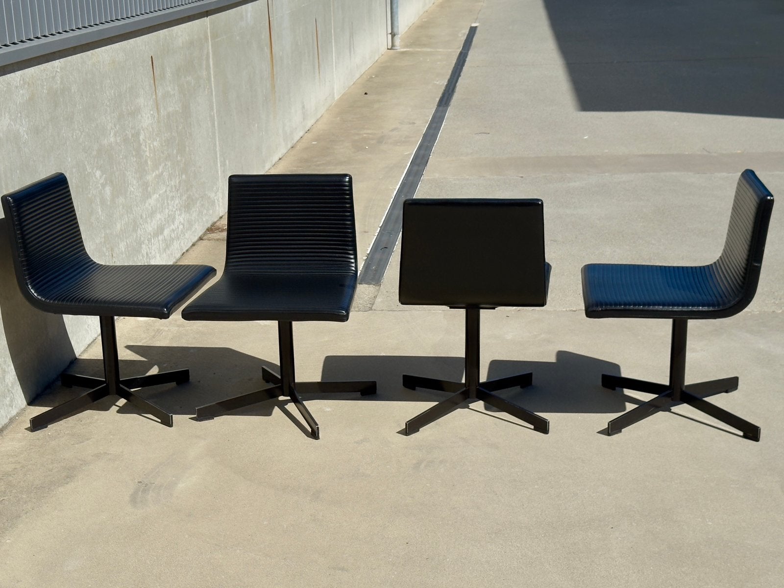 set van 4 B&B Italia leren draaistoelen design V. van Duysen, Gebruikt, |, Zwart, Ophalen of Verzenden