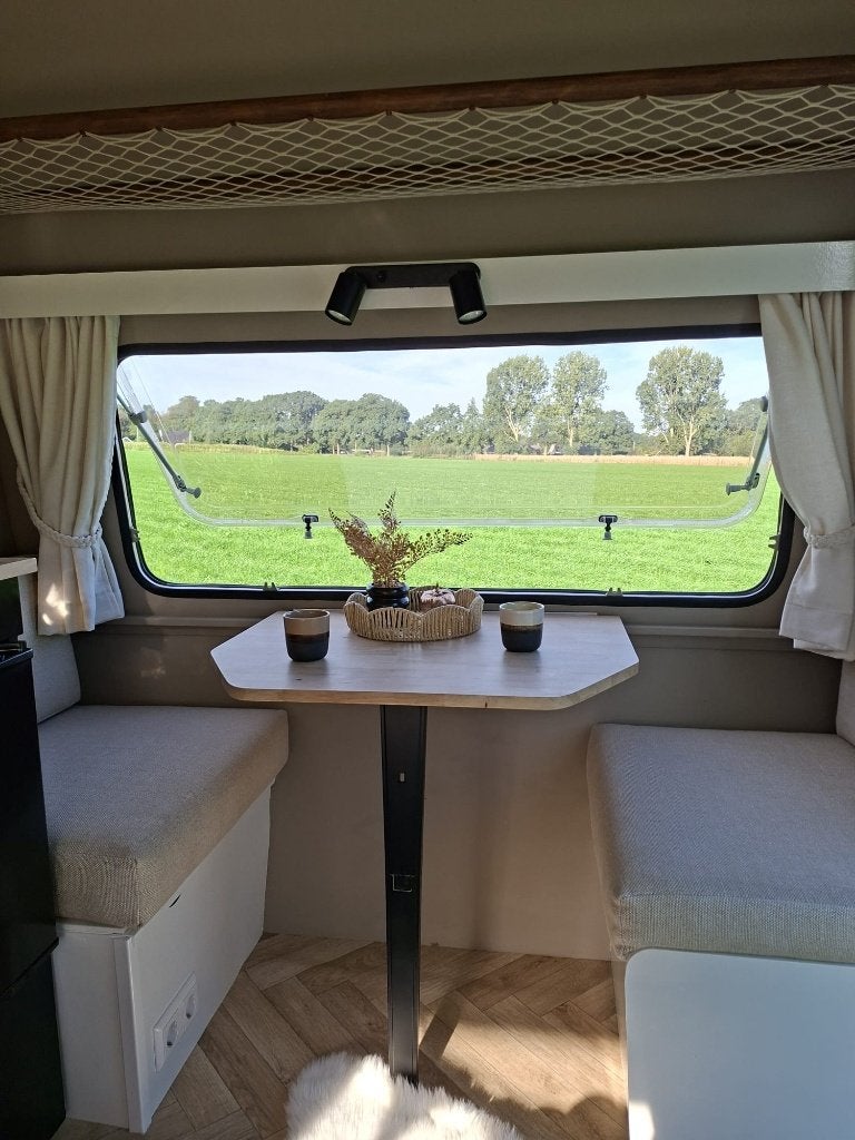 Foto 13 van Caravan IT oldtimer, volledig gerenoveerd! (BOVAG gekeurd)