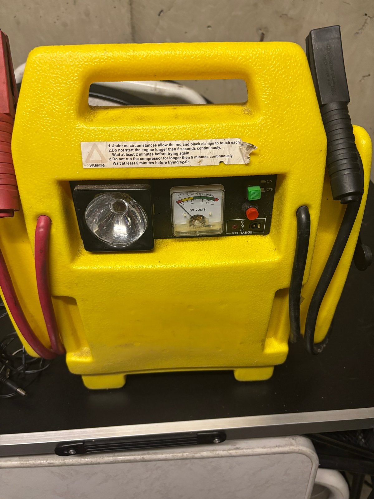 Jumpstarter met compressor en lamp, Auto diversen, Jumpstarters, Ophalen, Gebruikt