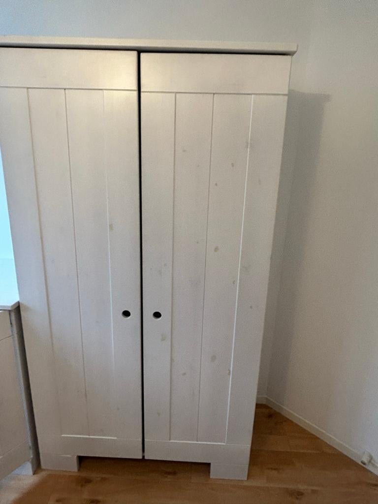 PRENETAL witte kledingkast en commode van hout, Huis en Inrichting, Kasten | Kledingkasten, Ophalen, Gebruikt, 50 tot 100 cm, 25 tot 50 cm