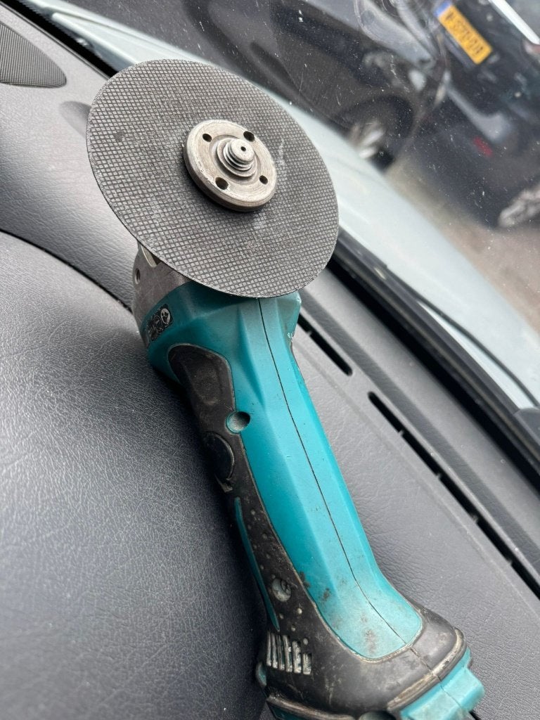 Slijptol makita met accu 5.0 ampère met accu lader, Ophalen, Gebruikt, Minder dan 700 watt, Haakse handslijpmachine