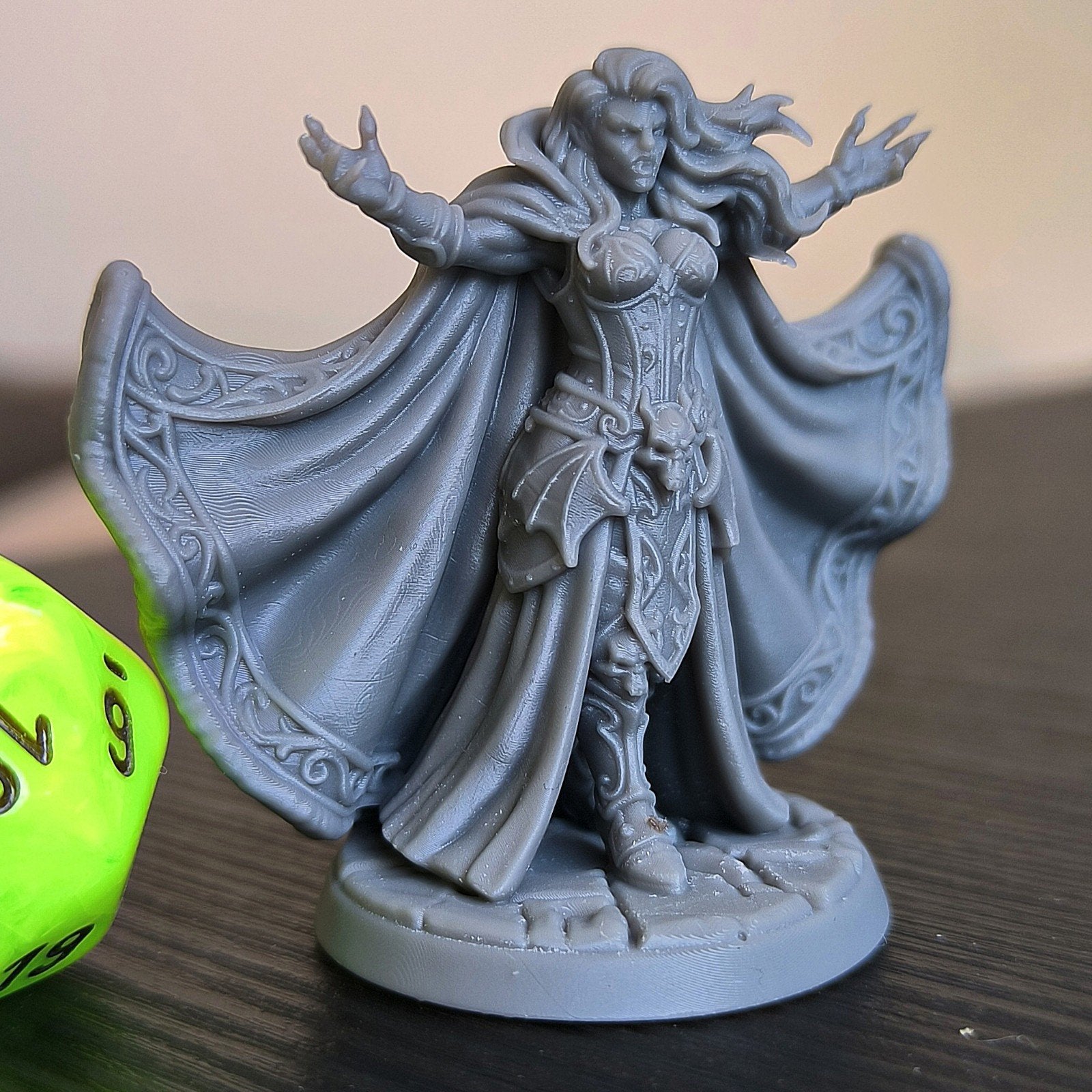 Vampire woman Miniature D&D HQ dungeon's and dragons, Ophalen of Verzenden