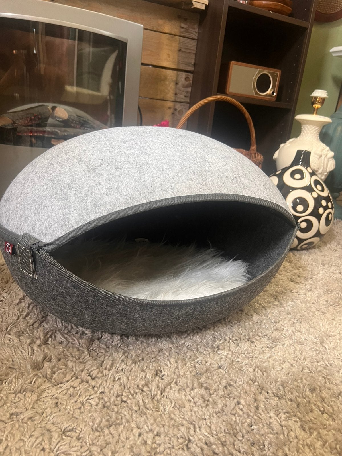 CanadianCat Vilt Kattenmand Cave met vachtje Kussen - Grijs, Dieren en Toebehoren, D, Ophalen of Verzenden, Pluche, Zo goed als nieuw