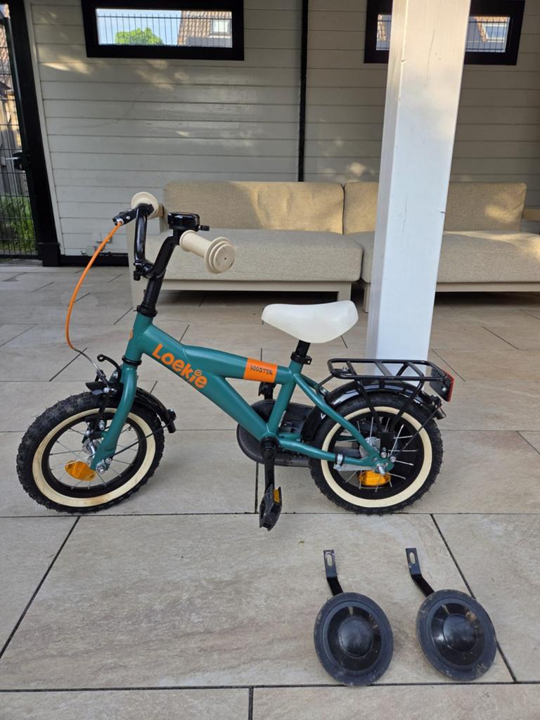 Kinderfietsje Loekie Booster 12 inch met zijwieltjes, Fietsen en Brommers, Fietsen | Kinderfietsjes, Ophalen, Terugtraprem, Zijwieltjes